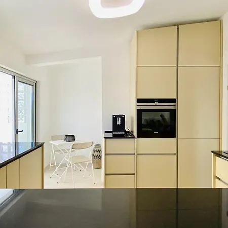 Moderna - Private Pool - 8 Guests -