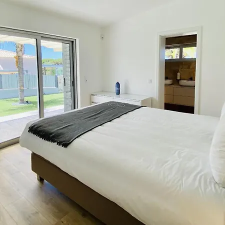 Moderna - Private Pool - 8 Guests -
