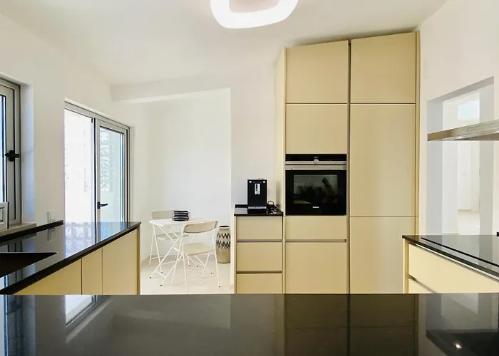 Moderna - Private Pool - 8 Guests - Quarteira