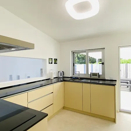 Villa Moderna - Private Pool - 8 Guests -