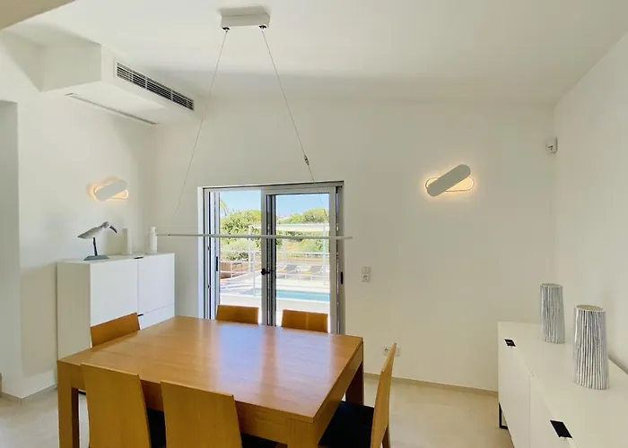 Moderna - Private Pool - 8 Guests - Quarteira