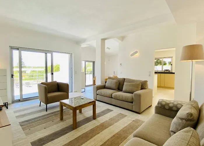 Moderna - Private Pool - 8 Guests - Quarteira