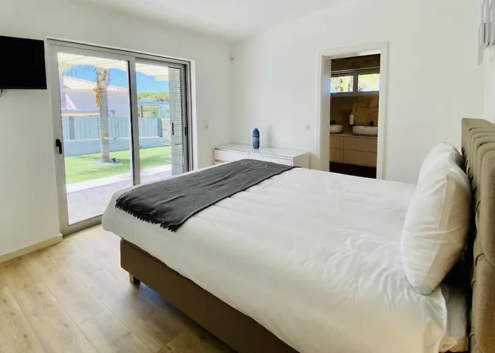 Moderna - Private Pool - 8 Guests - Quarteira